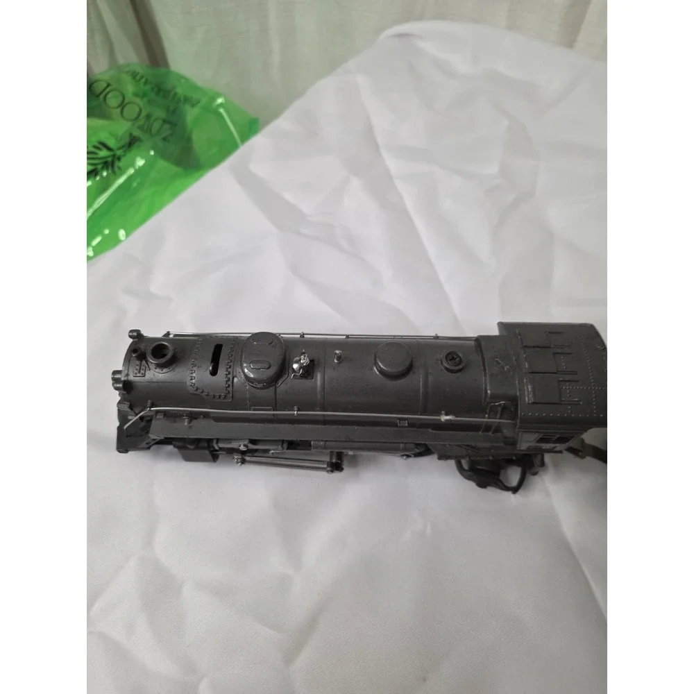 Vintage Lionel Postwar 2046 Locomotive W/ 6026W Tender